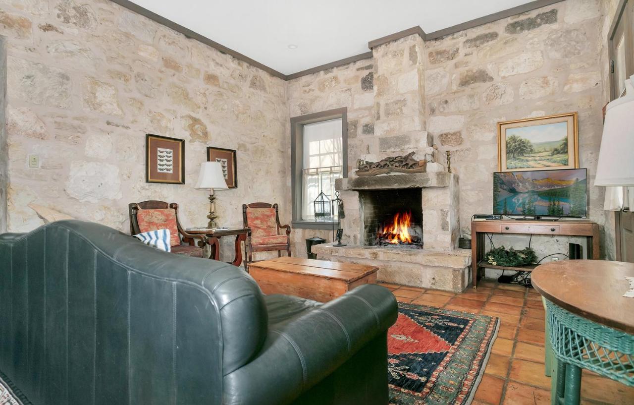 הוילה פרדריקסברג Adams Travis - 1B1Ba, Pet Friendly With Fee, Walk To Main מראה חיצוני תמונה
